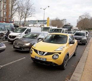 Auto Plus 1592 GARE AUX BOUCHONS