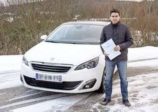 Auto Plus 1596 Peugeot a payé… 100 % du bloc optique
