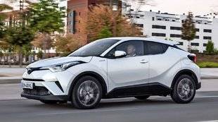 Auto Plus 1599 TOYOTA C-HR