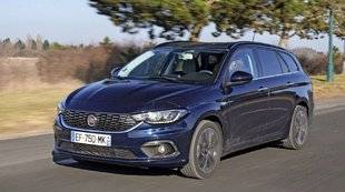 Auto Plus 1604 Une italienne en pleine forme