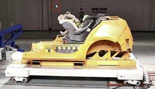 Auto Plus 1605 “J’hésite entre nacelle et cosy pour mon bébé ”