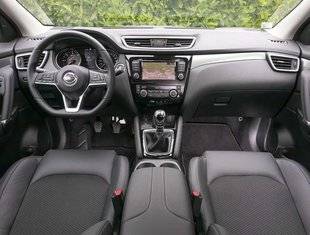 Auto Plus 1606 Abordable et bien doté