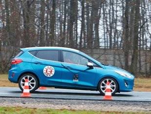 Auto Plus 1613 Quelles citadines freinent le mieux ?