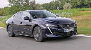Auto Plus 1615 UNE FAMILIALE HAUT DE GAMME