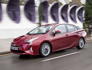 Auto Plus 1618 Toyota Prius - 122 ch H