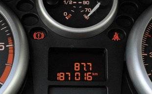 Auto Plus 1621 LES AUTOS À RISQUE