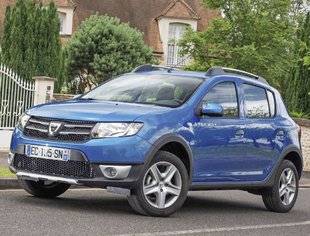 Auto Plus 1623 Sandero