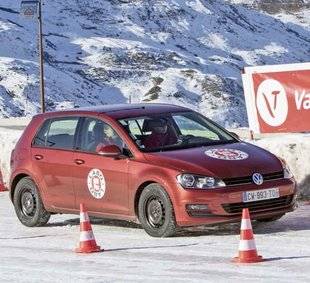 Auto Plus 1625 UNE ALTERNATIVE CRÉDIBLE AUX GOMMES HIVERNALES ?
