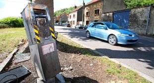 Auto Plus 1631 Radars : le vrai bilan du vandalisme