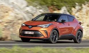 Auto Plus 1631 Le C-HR muscle son jeu