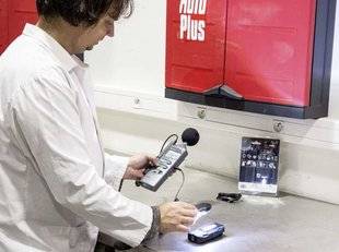Auto Plus 1633 La mini-lampe de travail Philips