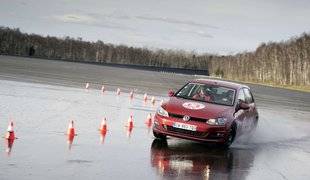 Auto Plus 1811 Les coachs Auto Plus : Pneus : la sécurité au meilleur prix