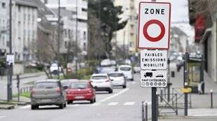 Auto Plus 1898 Les news : ZONES À FAIBLES ÉMISSIONS - Quelles restrictions en 2025 ?