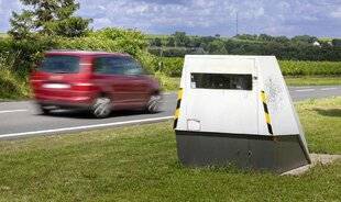 Auto Plus 1909 Les news : RADARS AUTONOMES - Les grandes manœuvres !