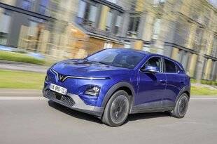 Auto Plus 1912 Essai : Le VinFast VF6 de 204 ch