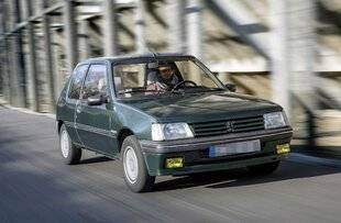 Auto Plus 1912 Auto Plus Classiques : La Peugeot 205 Roland Garros (1989)