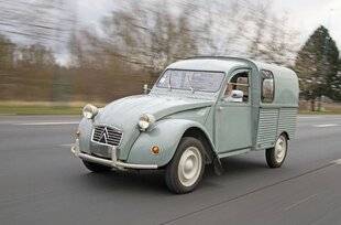 Auto Plus 1914 Auto Plus classiques : La Citroën 2 CV Fourgonnette (1951)
