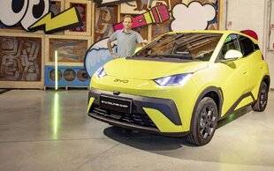 Auto Plus 1918 Les voitures de la semaine : à bord de la BYD Dolphin Surf