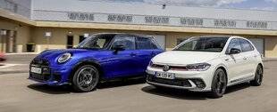 Auto Plus 1921 Match : La Mini Cooper S 2.0 JCW de 204 ch affronte la Volkswagen Polo GTI 2.0 TSI DSG7 de 207 ch