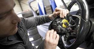 Auto Plus 1922 Les news : SCANDALE DES AIRBAGS TAKATA - Immobilisation générale !