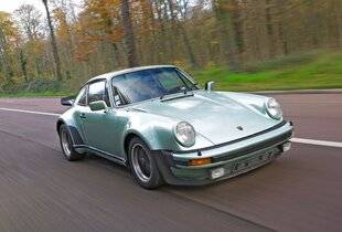 Auto Plus 1927 Auto Plus Classiques : La Porsche 911 Turbo (1974)