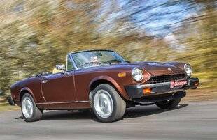 Auto Plus 1929 Auto Plus Classiques : La Fiat Spider 124 (1974)