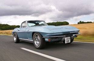 Auto Plus 1933 Auto Plus Classiques : La Chevrolet Corvette Stingray (1962)