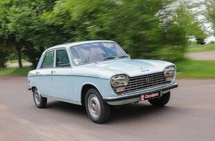 Auto Plus 1934 Auto Plus Classiques : La Peugeot 204 berline (1965)