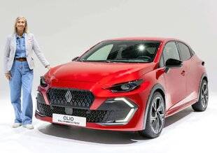 Auto Plus 1935 Les nouveautés : La Renault Clio 6 face à son aînée la Clio 5