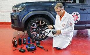 Auto Plus 1938 Les coachs Auto Plus : 10 gonfleurs sans fil testés par notre labo