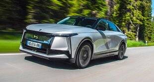 Auto Plus 1942 Drôle de numéro !