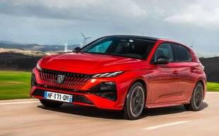 Auto Plus 1944 Panoramique : La Peugeot 308 restylée 1.2 Hybrid GT de 145 ch