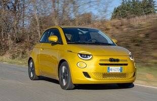 Auto Plus 1946 Panoramique : La Fiat 500 1.0 Hybrid Torino de 65 ch