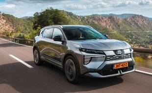Auto Plus 1946 Essai : Le Mitsubishi Eclipse Cross Invite+ Pack Instyle de 220 ch