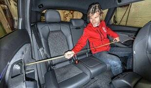 Auto Plus 1948 Le chiffre à retenir : 150 cm, largeur aux coudes AR