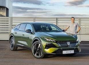 Auto Plus 1950 Les voitures de la semaine : à bord de la Peugeot 408 restylée