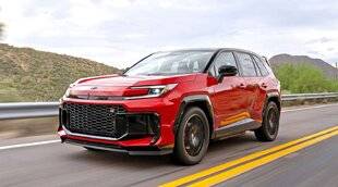 Auto Plus 1950 Essai : Le Toyota Rav4 2.5 Hybride rechargeable GR Sport de 324 ch