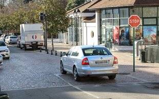 Auto Plus 1952 L’essentiel - Radar de stop : il revient !