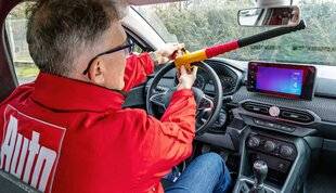 Auto Plus 1952 Dix bloque-volants à l'épreuve du labo