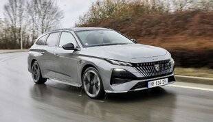 Auto Plus 1954 Détaillé : La Peugeot 308 SW 1.2 Hybrid GT 145 ch