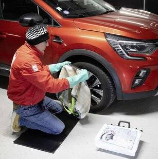 Auto Plus 1954 Tuto : Installez correctement des chaussettes à neige