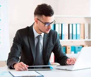 Auto Plus 1956 Un nouveau métier dans l'expertise automobile