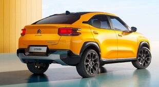 Auto Plus 1957 Les nouveautés : Les Citroën, Peugeot et Renault réservées aux marchés étrangers