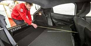 Auto Plus 1957 140 cm de profondeur maxi du coffre pour la nouvelle Renault Clio