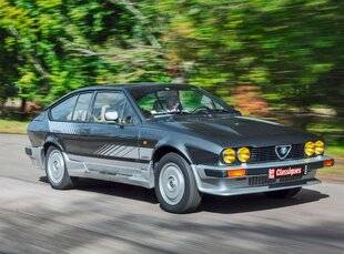 Auto Plus 1957 Rétro : Le coupé Alfa Romeo GTV6 (1980)