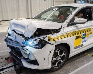 Auto Plus 1957 Ceinture de sécurité : pas assez protectrice ?