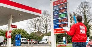 Auto Plus 1959 L’essentiel - Prix des carburants : où ont-ils flambé le plus ?