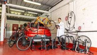 Auto Plus 1960 Comparatif : Six porte-vélos sur hayon à l'épreuve du labo