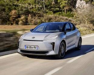Auto Plus 1961 Les nouveautés - Future Toyota Yaris : en hybride et en électrique