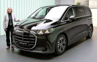 Auto Plus 1962 Les nouveautés : A bord du Mercedes VLE